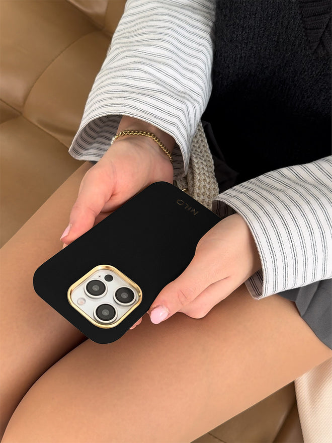 Black Alcantara (Gold) - MagSafe Handyhülle IPhone 17 Pro Max