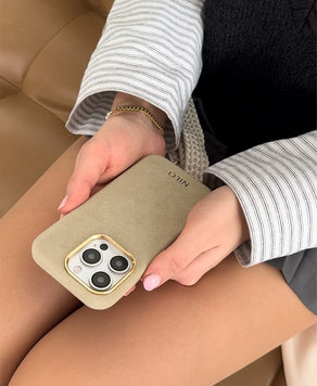 Nude Alcantara (Gold) - MagSafe Handyhülle