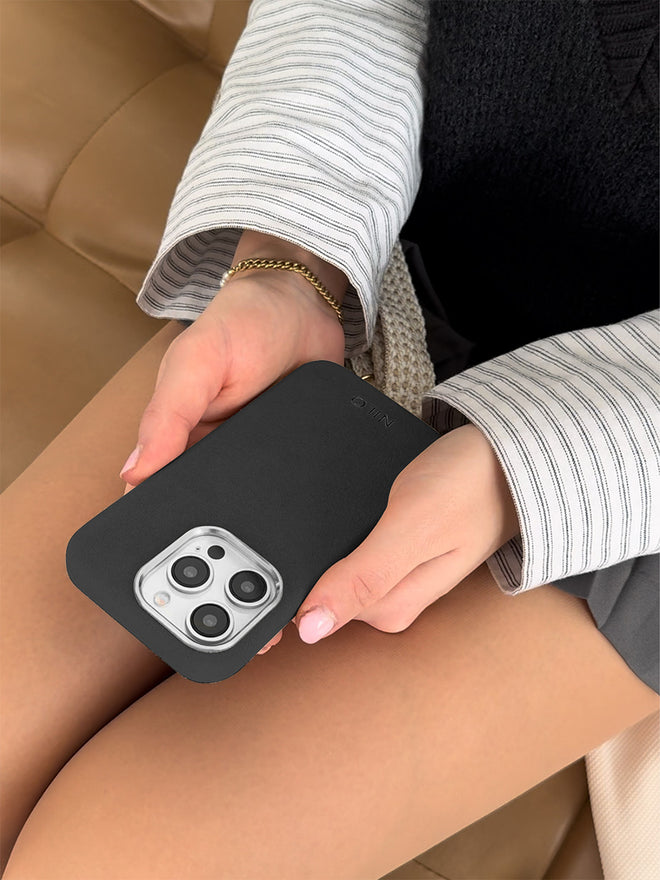 Gunmetal Alcantara (Silber) - MagSafe Handyhülle IPhone 17 Pro Max