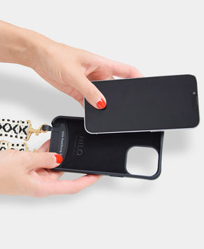 Black Case Innenseite mit Ösen